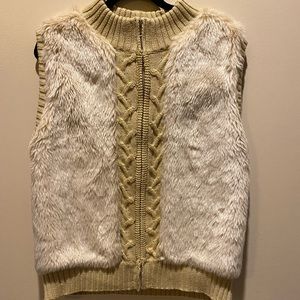 John Paul Richard Faux Fur
Sweater Vest, Women's Size XL,